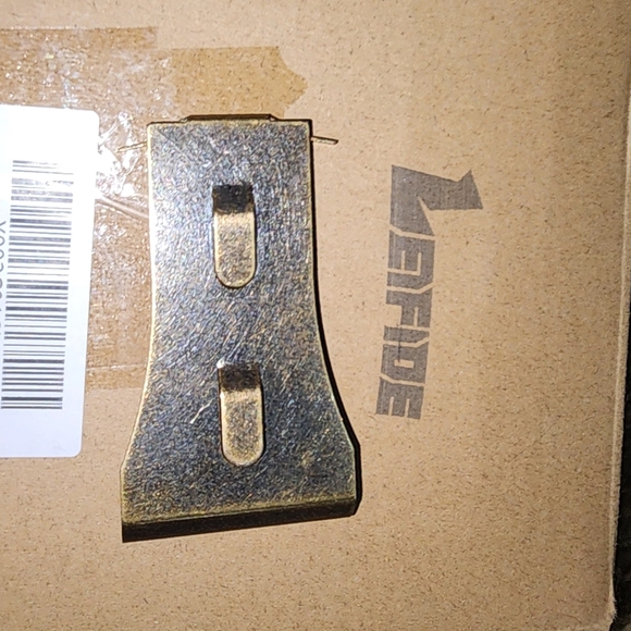 Brick clip fasteners - Picture 2 of 3